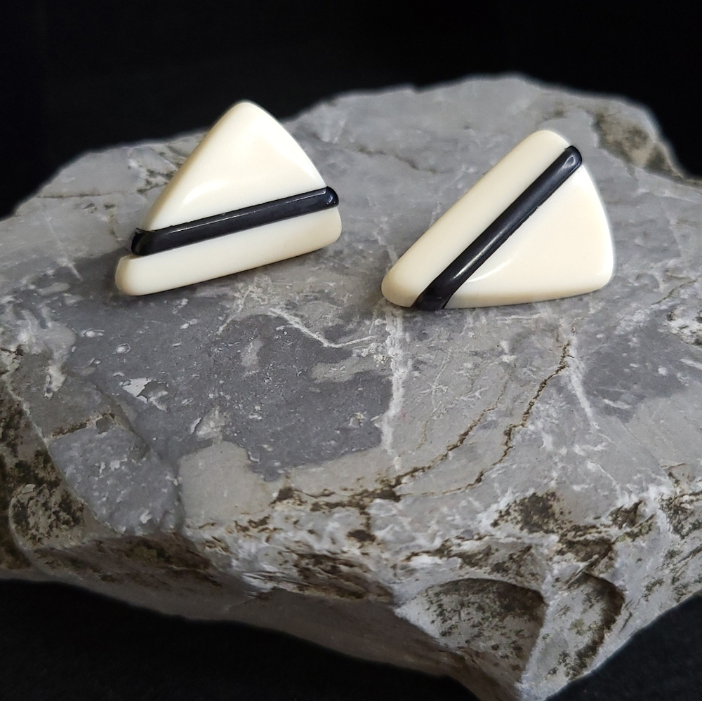 E4 Chunky Geometric Lucite Vintage Earrings Triangle Mid Century Black Ivory